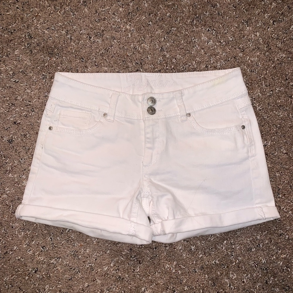 White mid rise shorts